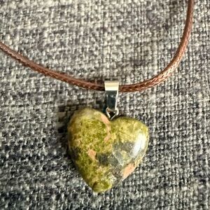 Heart-Shaped Stone Pendant Necklace